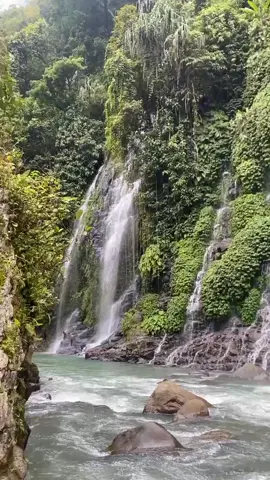 Setelah journey 3jam lebih, alhirnya bisa melihat keindahan air terjun Curup maung🤍 #airterjunmaung#pagaralam#airterjun#explorinindonesia#lewatberanda #crupmaung #fpy_tiktok 