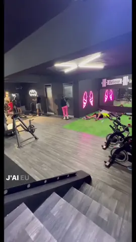 #Fitness #gym #salledesport #girls #المغرب #casablanca🇲🇦 #cardioworkout #healthylifestyle #crossfit #musculation #satisfying #boys #box #salle #sports #training #casa #cardio #satisfyingvideos 