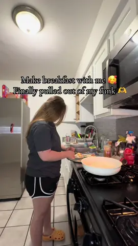 Thank you all for all the love 🥰 #MomsofTikTok #momlife #momtok #moms #sahm #sahmsoftiktok #sahmtok #sahmlife #stayathomemomlife #stayathomemom #stayathome #stayathomeparents #stayathomewife #cookies #breakfast #cookwithme #goodmorning #putitgodshands #godisgood #godlovesyou #jesuslovesyou 