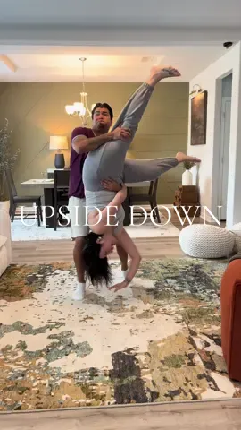 I did NOT expect that!! 🤣😮‍💨 #upsidedown #trend 