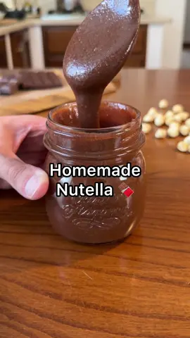 HOMEMADE NUTELLA 😍🍫 Full written recipe is on my profile 🥰❤️🇮🇹 #nutella #chocolate #italian #italianfood #FoodTok 