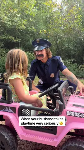 The mustache🤣🤣 #girldad #foryou #foryoupage #fyp #popular #dads #husbands #fypシ゚viral #fypシ #fypviral #comedy #family #viralvideo 