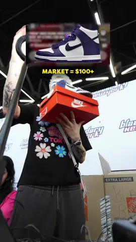 DUNKS for under $100⁉️                           #nikedunkhigh #purpkedunks #sneakercon #whatnot #blazendary 
