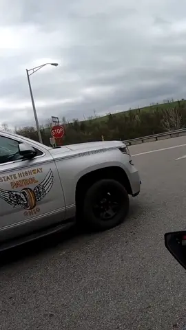 L’amende va etre sévère 😨😳#adrénaline #sensation #vitesse #moto #motards #motorcycle #biker #foryou #fyp #pourtoi #cops #officier #police #coolcops 