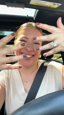 It may be 90° outside, but my fall nails are ready. 🤎 #brownnails #fallnails 