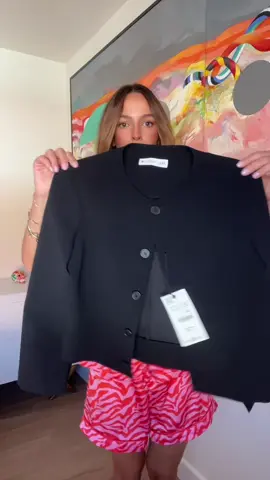 Mi blazer favorita 🖤 #tryon #haul #tryonhaul #zara #outfit #fashionweek #tendencias #parati #fyp 
