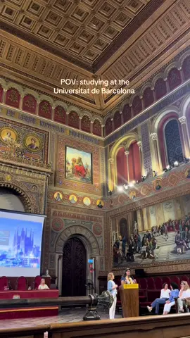 the most gorgeous campus #universitatdebarcelona #uni #barcelona #studyabroad @isaabroad 