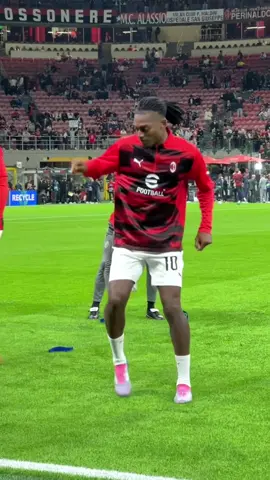 Leão 😯😯 #UCL #MilanvsLiverpool 
