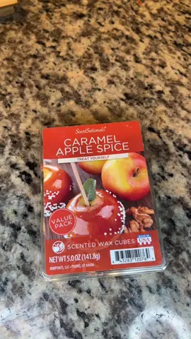 What scents are you guys using? #scentsstionals #caramelapespice #BetterHomes&Gardens #softcashmereamber #Lotus&Pearl