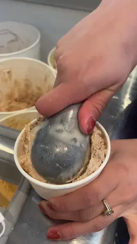 Make our most popular flavour with us! Malted milk chocolate honeycomb🤤🍫🍦 #rainorshine #yvr #icecream #asmr #vancouver 