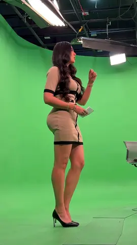 Lo que nosotros vemos 💚 Y lo que ustedes ven en pantalla 📺  Acompañanos a través de la señal de @TvAztecaPuebla  #puebla #fashion #foryoupage #parati #viral #fypシ #tv #noticias #OOTD #pantallaverde #outfitoftheday 