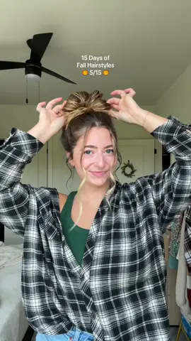 5/15 Fall Hairstyles - easy but pretty messy bun for lazy days! #fallhair #fallhairstyles #hairstyles #easyhairstyle #messybun 