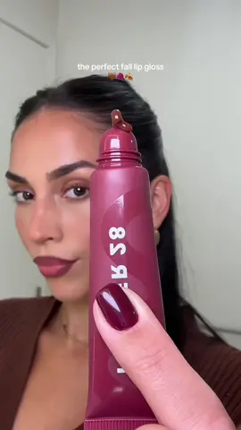 obsessed with this formula!! @Tower 28 Beauty #lipcombo #makeup #fallmakeup #lipgloss 