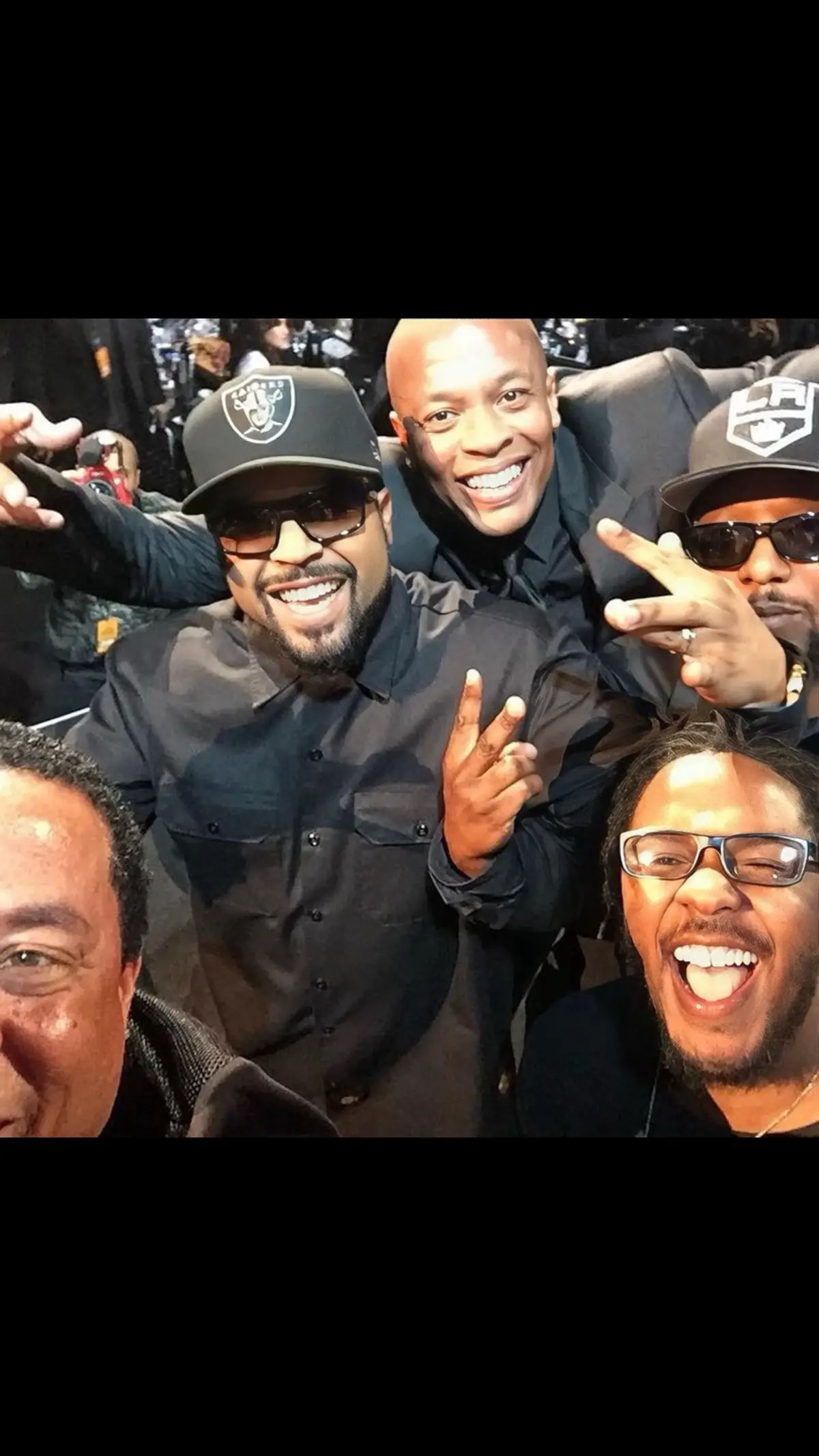 N.W.A & Kendrick Lamar 💯 What are your favorite songs by them ⁉️ 📸 Via: Dr. Dre #rap #hiphop #music #hiphopmusic #rapmusic #drdre #icecube #nwa #kendricklamar #kendrick #raptok #hiphopartist #rapper #oldschoolhiphop #hiphopculture #hiphopofthe90s 