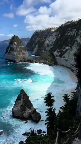 Mountain with a view - Nusa Penida 🇮🇩🪼#creatorsearchinsights #mountain  #view #sunrise #Hiking #bagpacking #bali 