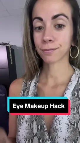 Scotch tape on my face is truly the only reason I could do my eye makeup with my left hand while my right arm was in a sling for nearly 7 weeks. Truly a makeup hack!!! Make sure it’s pressed down firmly from the corner of the outside of your eye to eyebrow for cleanest application.  . . . #makeuphack #newslife #tampa #makeup #LifeHack #newsanchor #grwm #florida 