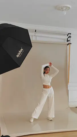 Mi primera vez modelando con la marca @ANTAR.   - @Suemi Laura Chang 💛 Gracias por la oportunidad ✨  #modelo #blog #fyp #peru #model 