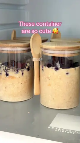 There glass & come with a cute wooden spoon💕 #mealprep #overnightoats #glasscontainers #overnightoatscontainers #overnightoatscontainer #fyp #viral #containers #healthytok #healthylifestyle #GymTok #gymrats #dealsforyou #dealsfordays 