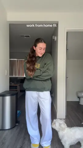 working from home so comfy it is😌✨ 