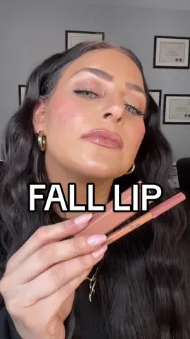 Fall lip combo featuring @Fenty Beauty Fenty Glow Gloss Bomb Stick @MakeUpForEverUSA Whereever Walnut Lip Liner  #falllipcombo #falllip #fentybeauty #glossbombstix #whereeverwalnut 