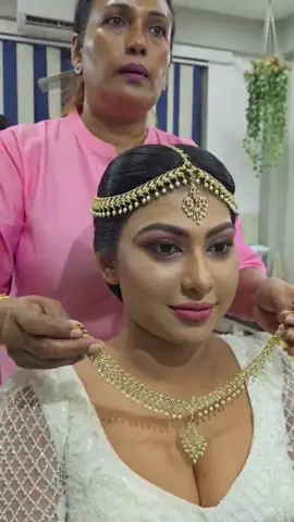 Beautiful bride 🥰  #beauty #makeup #salondivino #salon #BeautyTok #foryoupage #fyp #bridal #bigday 