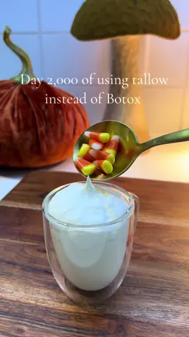 Nature’s botox 💉🍦🥩 #skincareroutine #moisturizer #naturalskincare #naturesbotox #tallow #tallowskincare #beeftallow 