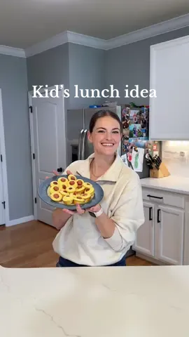 So good 🤩🥰 The shaker and muffin tin are linked in my amazon storefront under kitchen 🫶🏼🩷 #lunchideas #easylunchideas #easylunch #schoollunches #schoolunchideas #toddlerapprovedmeal #toddlerapprovedlunch #lunchinspo #quickrecipes 