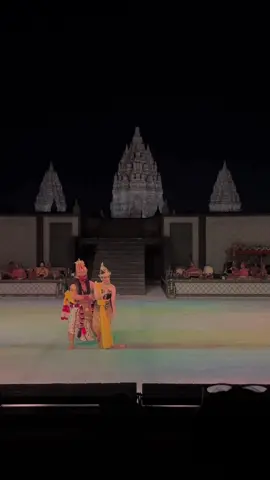 Beneran minimal sekali seumur hidup wajib nonton Sendratari Ramayana Ballet Prambanan🥹 Fun fact, ini liburan ter-nekat, nyempetin banget terbang ke Jogja di longweek untuk nonton spesial show ini, senengnya lagi bisa duduk di posisi view terbaik Candi Prambanan😍 Next time, masih pengen banget nonton cultural performances lainnya di Jogja. Jogja Istimewa!🫶🏻🫶🏻🫶🏻 @Ramayana Prambanan  #ramayanaballetprambanan #yogyakarta #jogjaistimewa #explorejogja 