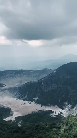 📍Puncak Upas, Gn. Tangkuban Parahu #upashill2084mdpl #upashillssukawana #upashill #loronglumut #puncakupas #tangkubanperahu #bandung  #trekking #masyaallahtabarakkallah