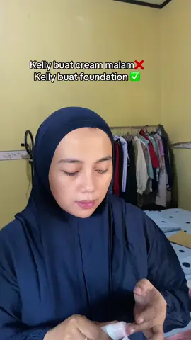 Aku kadang pke kelly malam hari tapi buat totol jerawat biar cepet kering & ngilangin bekas jerawatnya #dailymakeup #tanskin #fypシ゚ #foryourpage 