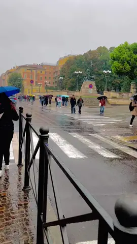 Bologna weather☔️🌩️#italy🇮🇹 #europa🇪🇺 #foryourpage #foryou #viralvideo #unfrezzmyaccount🙏 
