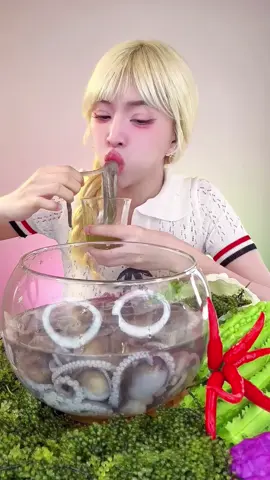 Ăn bạch tuộc sống với Vàng nhé cả nhà 🐙🌶️🥰  #tocvanghoe #mukbang #bachtuocsong #bachtuoc #ancungtiktok #xuhuongtiktok 