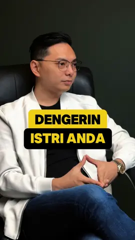 👩🏻 Dengerin Istri 👨🏻 Ini bukan nasehat saya sendiri, tahun 2015 silam ketika saya mendapatkan kesempatan untuk menghadiri sebuah acara di Singapore yang diisi oleh berbagai narasumber dari seluruh dunia, acara ini dibuka oleh Richard Tan. Beliau adalah sang tuan rumah, pemilik perusahaan edukasi seminar terbesar di dunia Setelah memberikan salam yang hangat, sebelum memulai acara, beliau menitipkan sebuah nasehat bagi semua hadirin, yaitu untuk mendengarkan istri Anda. Pada saat itu, saya belum menikah, tentu itu terdengar seperti sebuah candaan yang mencairkan suasana agar acara berjalan Fast forward, 9 tahun kemudian, saya merayakan Anniversary saya yang ke 6 bersama istri, nasehat itu kembali teringat, berapa banyak langkag kehidupan yang ‘diselamatkan’ oleh intuisi istri, dan berapa banyak ‘salah langkah’ dalam kehidupan karena istri yang sudah memberikan pandangan tapi saya tetap hajar dan akhirnya ‘babak belur’ Nasehat ini bukan untuk siapa-siapa, nasehat ini untuk diri saya sendiri. Semoga Anda yang mendengarkan juga mendapatkan pencerahan Sekali lagi, Happy Anniversary Istri Let’s rock and roll With love,  DG