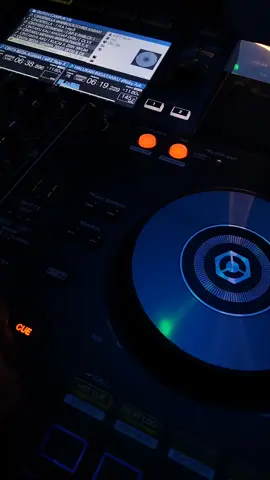 Lumpuhkan ingatanku @agungkinoy  #jungledutch #bassbeton #superhard #medanpride #medanboxing🥊 #galautimebro #praz #CapCut #fyp #lumpuhkanlahingatanku 