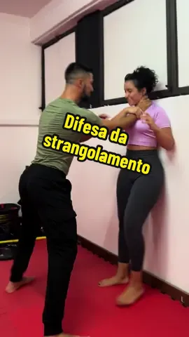 Difesa da strangolamento 👊🏼🎾🏀  #difesapersonalefemminile #selfdefense #selfdefence_technique #judoforselfdefense #difesapersonale 