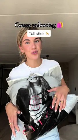 @Costesfashion unboxing!!! 🫶🏻 #OOTD #fitcheck #outfitinspo #tallgirl #unboxing #costes 