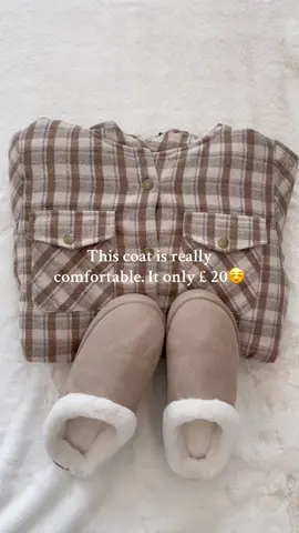 I like the fluff in it very much. It makes me feel very comfortable🦋🤎#coat #fyp #thatgirl #autumn #spotlight #TikTokMadeMeBuylt #augustdeals #dealdrops 