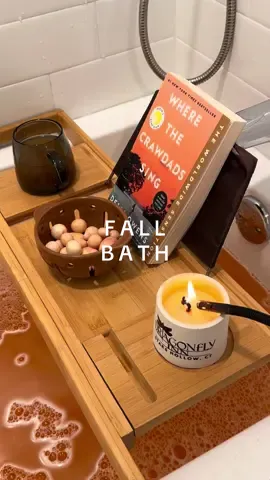 Let’s have a relaxing fall night bath! 🕯️🍁☕️🫧 W/ @Trü Frü #bath#fall#holiday#halloween#fallaesthetic#autumn#fallvibes#relaxing#satisfying#trufrupartner 