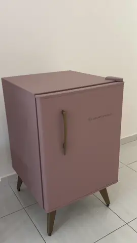 Com o meu tão sonhado frigobar da brastemp! 🩷 #asmr #asmrsounds #asmrvideo #frigobar #frigobarbastemp #restock #restockasmr 