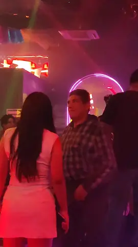 El tío es un loquillo. #antro #baile #eltio #fyp #willyaggi🦁 #fyp #viraltiktok 