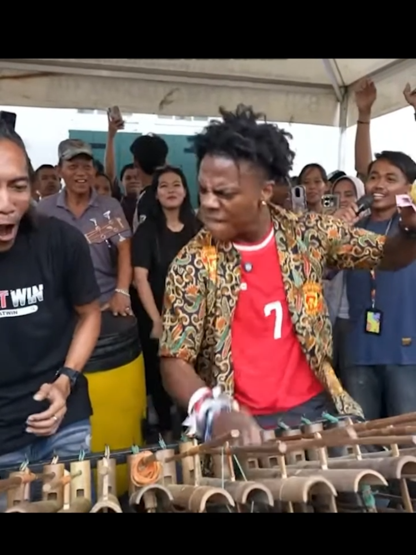 Ishowspeed ternyata seniman asal saung angklung udjo. jago kieu wkwk #ishowspeed #fyp