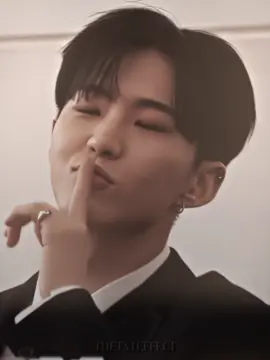 #HOSHI: black hair hoshi is everyones favourite #hoshiedit #svt #seventeen #seventeenedit #edit #viral #fyp #thetxteffect 