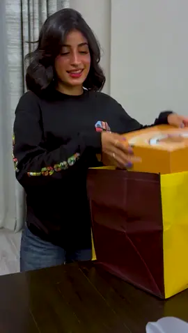 يمعتنا احلى مع بابا كنافه❤️ الاشياء الي طلبتها:  مكس لقمة البابا مطارة قهوة عربية  كنافة برمودا (تيي حبة وحدة مثلثة) كيكة زعفران 😍😍