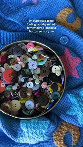 i love buttons... a lot... 🧵🪡 #sensory #asmr #autism #sensorybin #sensoryboard #stimboard #autistic #buttons (these are not all my buttons but i need more) 