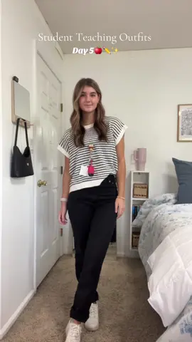 Happy Wednesday!! 🍎✏️✨ Top is from @SHEIN jeans are from @Abercrombie and Fitch shoes are @Veja !! #studentteacher #teachersoftiktok #teacher #college #student #outfit #outfitideas #outfitinspo #teacheroutfits #fitcheck #OOTD 