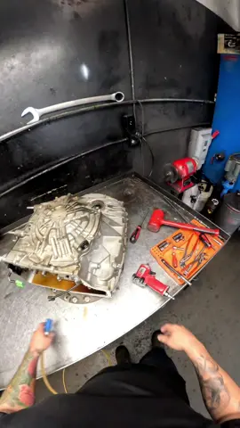 Rear End 6F series 🫣#staygreasy #ford #transmission #specialist #auto 