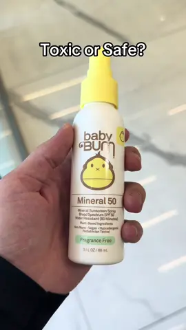 Toxic or Safe - Sun Bum Mineral 50 #plasticsurgeonsoftiktok #sunbum #beautytips #sunscreen #sunscreenreview #skincare 