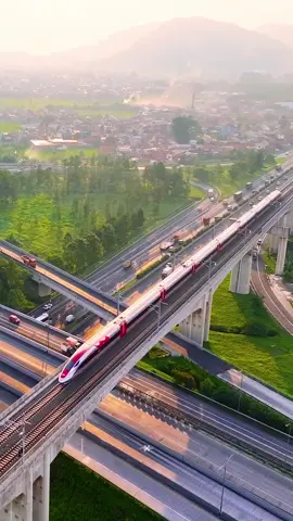 Selamat Pagi Bandung 🇮🇩🍃 Yang Kangen Bandung ngacung yo ❤️ 🔘 🔘 🔘 📍🌐 Simpang Tol Pasir Koja Bandung  . 🎥 : dji Mavic 3 Pro #aerial #aerialview #aerialphotography #dji #djiindonesia #djiglobal #djimavic3pro #djiair3 #drone #cityscape  #indonesia #bandung #keretacepat #fyp