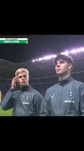 ผู้บ่าวสเปอร์สนี่มันหล่อจริงๆ ดูบอล❎ดูนักบอล✅#fyp #spurs #lucasbergvall #archiegray #tottenhamhotspur #tottenham #ฟีด #foryou #fypシ゚viral #starboy #นักบอลหล่อ #football 