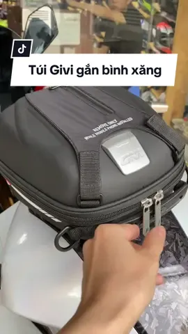 Túi gắn bình xăng Givi ST602B được anh em yêu thích #givi #tuiganbinhxang #st602b #tuihitbinhxang #tanklock #thunggivihanoi #thungxemay 